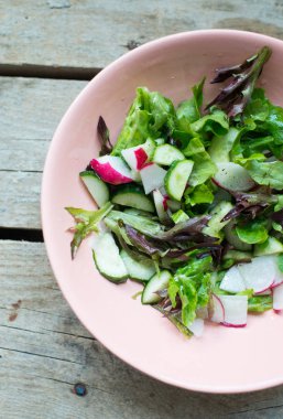 Pembe kase taze yaz sağlıklı salata , yakın