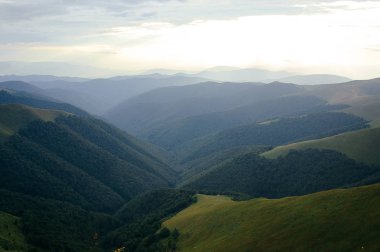 yeşil dağlar, karanlık dağlarında, akşam dağlar, alacakaranlıkta dağlar, Doğa, akşam doğa, dağ orman alacakaranlıkta