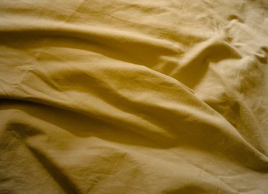 buruşturulmuş kumaş ile beyaz arka plan