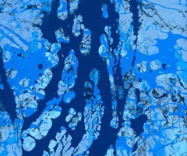 Metin için yeri olan boya lekeleriyle soyut arkaplan