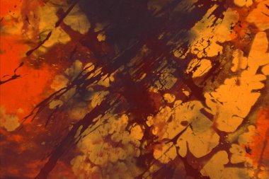 Metin için yeri olan boya lekeleriyle soyut arkaplan