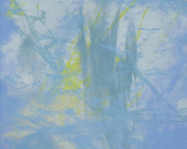 Metin için yeri olan boya lekeleriyle soyut arkaplan