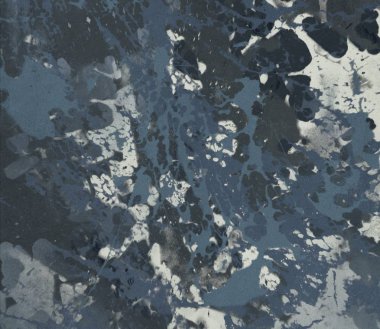 Metin için yeri olan boya lekeleriyle soyut arkaplan