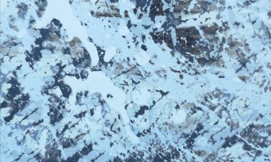 Metin için yeri olan boya lekeleriyle soyut arkaplan