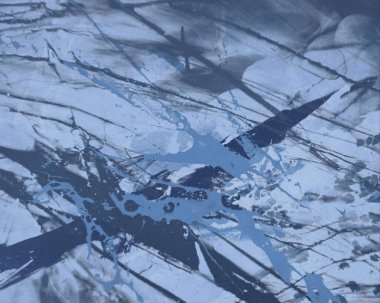 Metin için yeri olan boya lekeleriyle soyut arkaplan