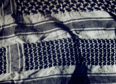 siyah-beyaz kumaş