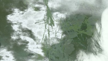 Metin için yeri olan boya lekeleriyle soyut arkaplan