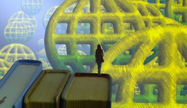 Soyut renkli arka plan, hayal gücü kavramı insan silueti.