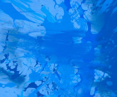 Metin için yeri olan boya lekeleriyle soyut arkaplan