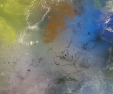 2d illüstrasyon. Beton düz duvar grafitisi. Modern sanat tarzı. Çok renkli şekil ler ve desenler. El yapımı sprey resimleri. Boyalı pürüzlü yüzey. Fırça darbeleri. 