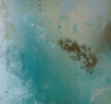 2d illüstrasyon. Beton düz duvar grafitisi. Modern sanat tarzı. Çok renkli şekil ler ve desenler. El yapımı sprey resimleri. Boyalı pürüzlü yüzey. Fırça darbeleri. 