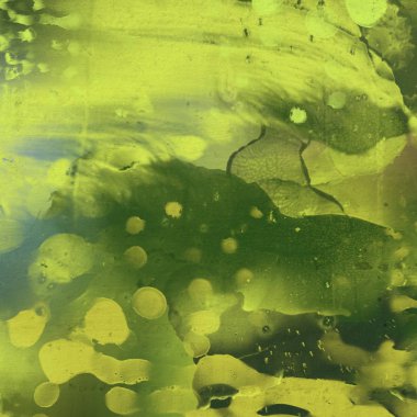 2d illüstrasyon. Beton düz duvar grafiti fon. Modern sanat tarzı. Çok renkli şekil ler ve desenler. El yapımı sprey resimleri. Boyalı pürüzlü yüzey. El yapımı fırça darbeleri. 