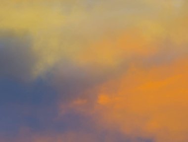 soyut grunge bulutlar, kopya alanı ile renkli arka plan