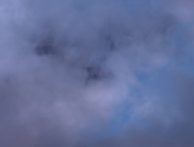 soyut grunge bulutlar, kopya alanı ile renkli arka plan