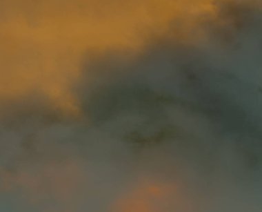 soyut grunge bulutlar, kopya alanı ile renkli arka plan