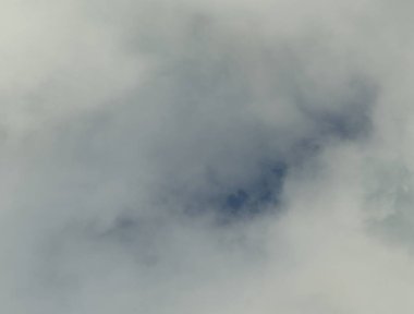 soyut grunge bulutlar, kopya alanı ile renkli arka plan