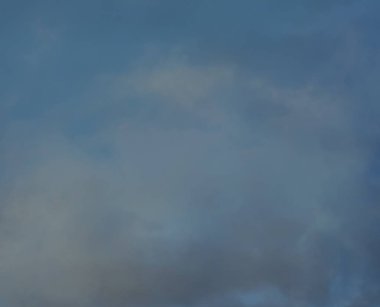 soyut grunge bulutlar, kopya alanı ile renkli arka plan