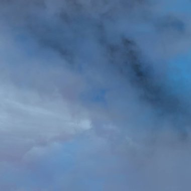 yerden düzlem görünümü. seyahat konsepti. beyaz bulutlar ile mavi gökyüzü