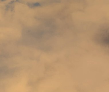 soyut grunge bulutlar, kopya alanı ile renkli arka plan