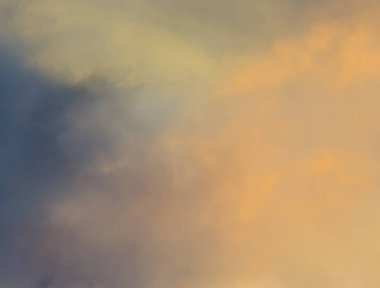 soyut grunge bulutlar, kopya alanı ile renkli arka plan