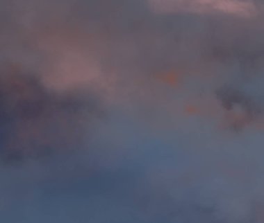 soyut grunge bulutlar, kopya alanı ile renkli arka plan