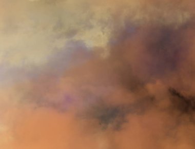 soyut grunge bulutlar, kopya alanı ile renkli arka plan