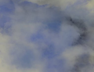 soyut grunge bulutlar, kopya alanı ile renkli arka plan