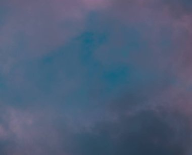 soyut grunge bulutlar, kopya alanı ile renkli arka plan