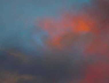 soyut grunge bulutlar, kopya alanı ile renkli arka plan