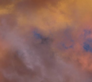 soyut grunge bulutlar, kopya alanı ile renkli arka plan