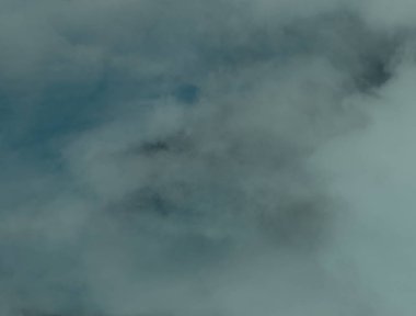 soyut grunge bulutlar, kopya alanı ile renkli arka plan