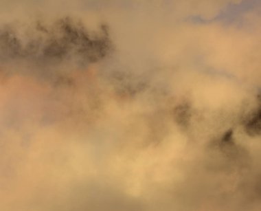 soyut grunge bulutlar, kopya alanı ile renkli arka plan