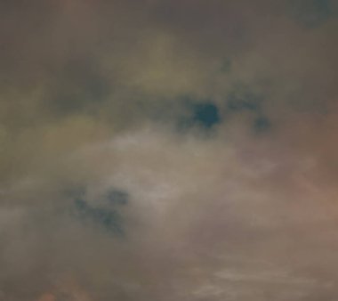 soyut grunge bulutlar, kopya alanı ile renkli arka plan