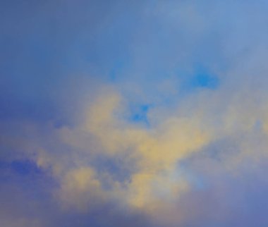 soyut grunge bulutlar, kopya alanı ile renkli arka plan