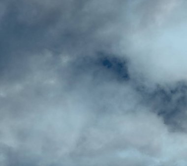 soyut grunge bulutlar, kopya alanı ile renkli arka plan