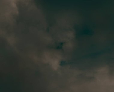 soyut grunge bulutlar, kopya alanı ile renkli arka plan