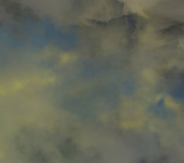 soyut grunge bulutlar, kopya alanı ile renkli arka plan