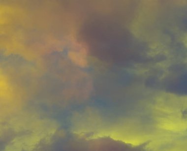 soyut grunge bulutlar, kopya alanı ile renkli arka plan