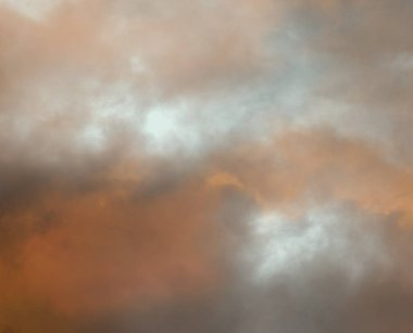 soyut grunge bulutlar, kopya alanı ile renkli arka plan