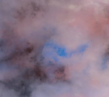 soyut grunge bulutlar, kopya alanı ile renkli arka plan