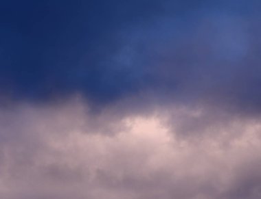 soyut grunge bulutlar, kopya alanı ile renkli arka plan