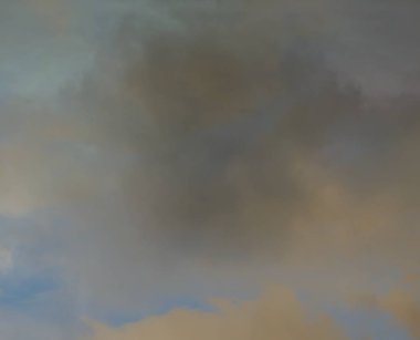 soyut grunge bulutlar, kopya alanı ile renkli arka plan