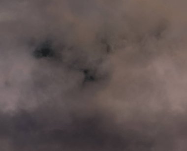 soyut grunge bulutlar, kopya alanı ile renkli arka plan