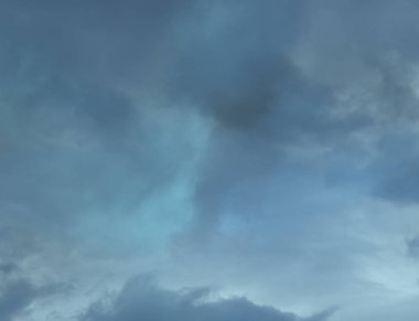 soyut grunge bulutlar, kopya alanı ile renkli arka plan