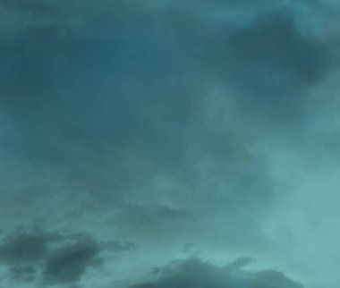 soyut grunge bulutlar, kopya alanı ile renkli arka plan