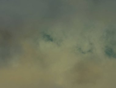 soyut grunge bulutlar, kopya alanı ile renkli arka plan