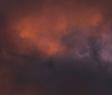 soyut grunge bulutlar, kopya alanı ile renkli arka plan