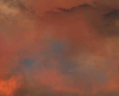 soyut grunge bulutlar, kopya alanı ile renkli arka plan