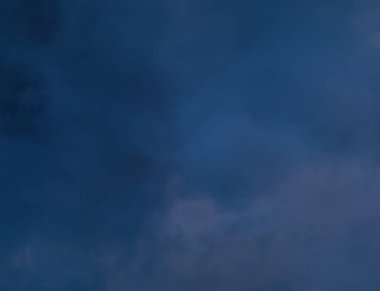 soyut grunge bulutlar, kopya alanı ile renkli arka plan