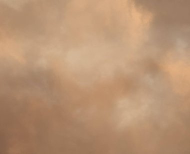 soyut grunge bulutlar, kopya alanı ile renkli arka plan